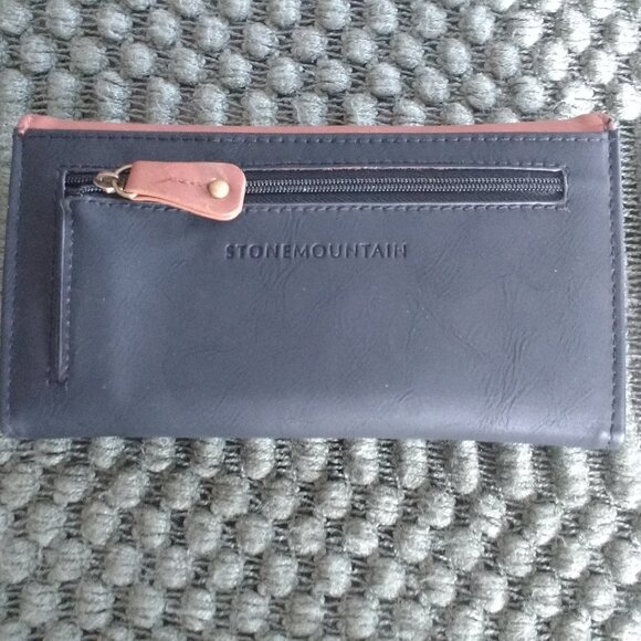 'Stone Mountain' Black and Tan Women's Leather Wallet! - Picture 3 of 9